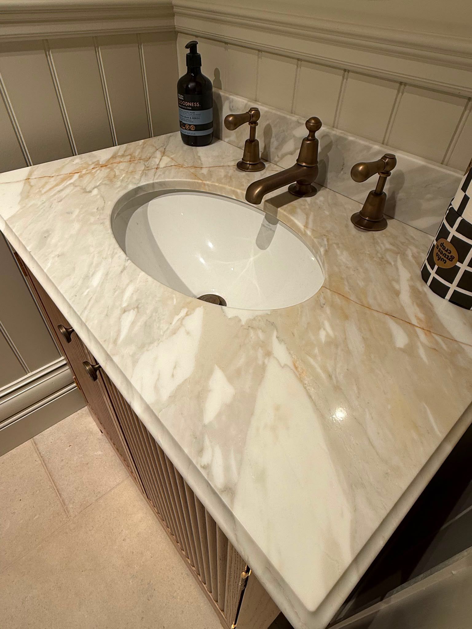 Calacatta Bella marble vanity worktop with OG edge by RH Stone Surfaces