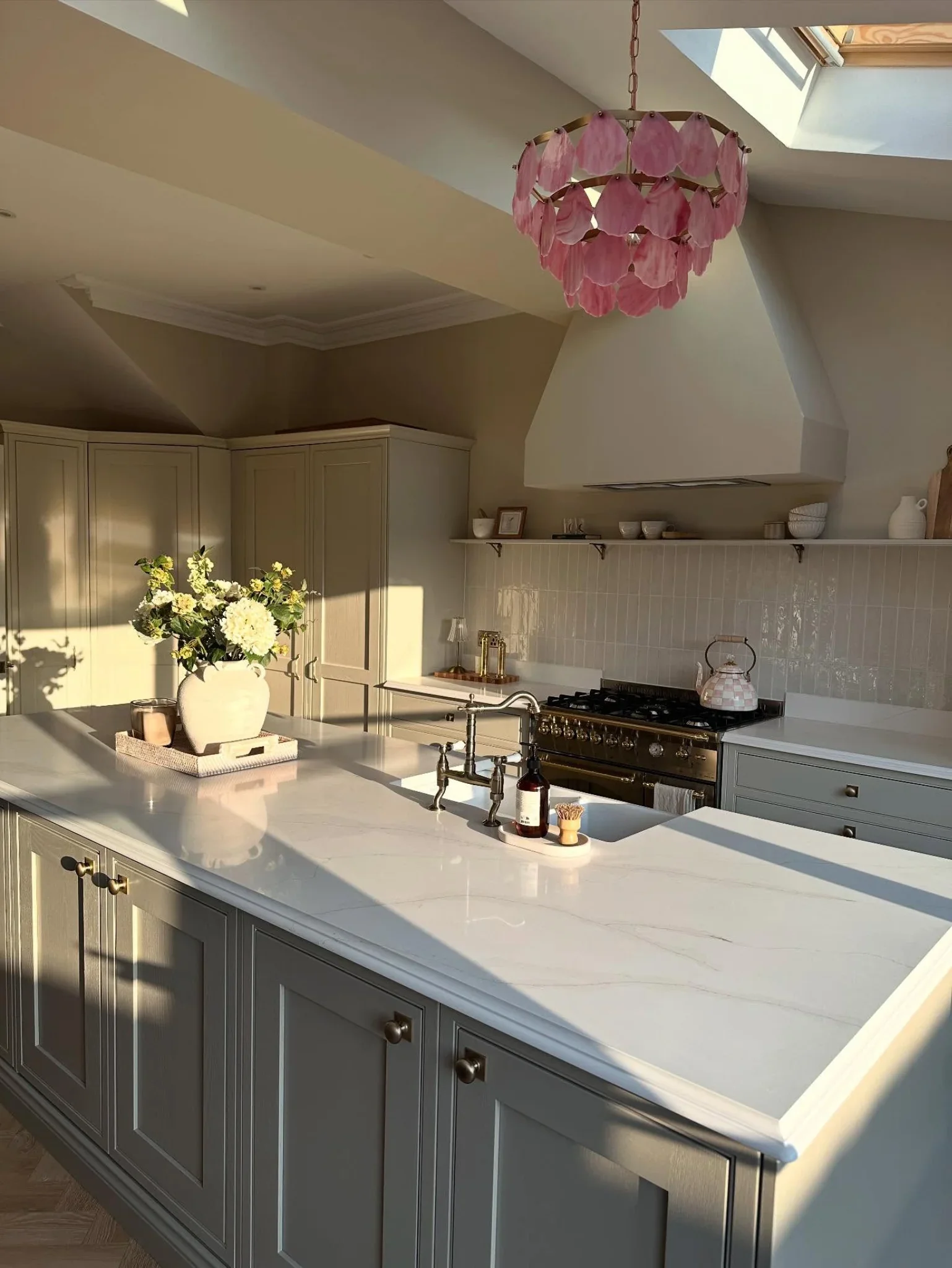 Quartz kitchen island worktop shown as RH Stone Surfaces design inspiration
